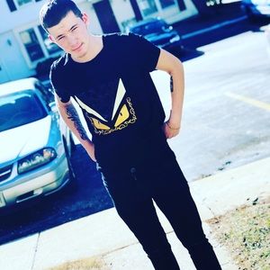 Meet your Posher, Chris